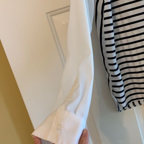 Size medium Old Navy blouse long sleeve - Picture 2 of 6
